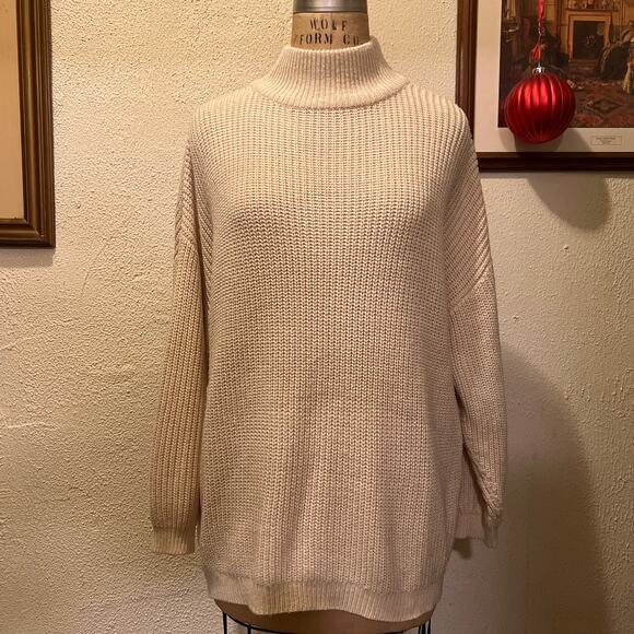 H&M Divided Crème Ribbed Mock Neck Sweater Oversized Size L - Picture 1 of 10